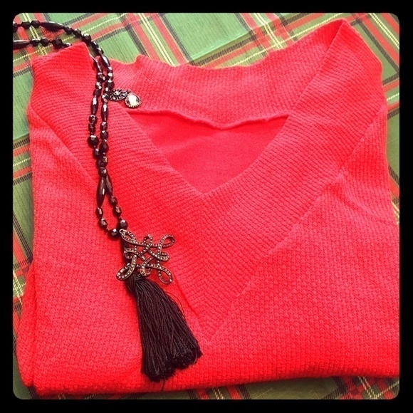 RED V neck sweater size XL. - Picture 1 of 8